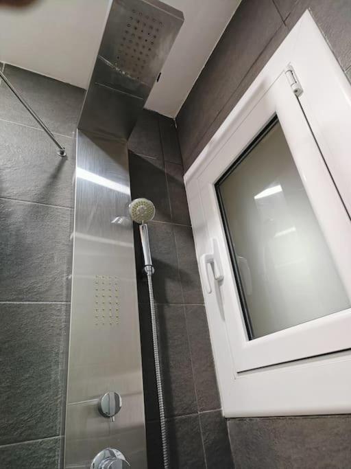 ברצלונה Siglo XX - Nuevo Apartamento Para 3 מראה חיצוני תמונה
